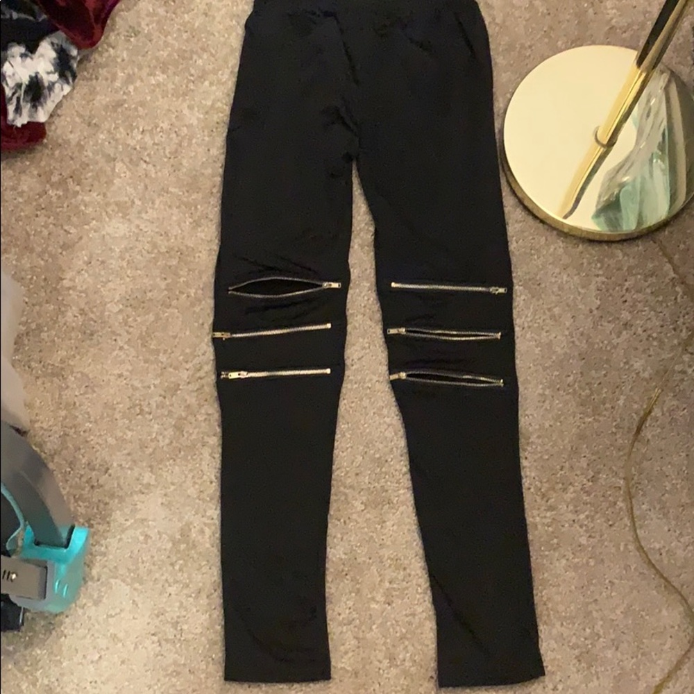 Zipper leggings show skin or don’t.